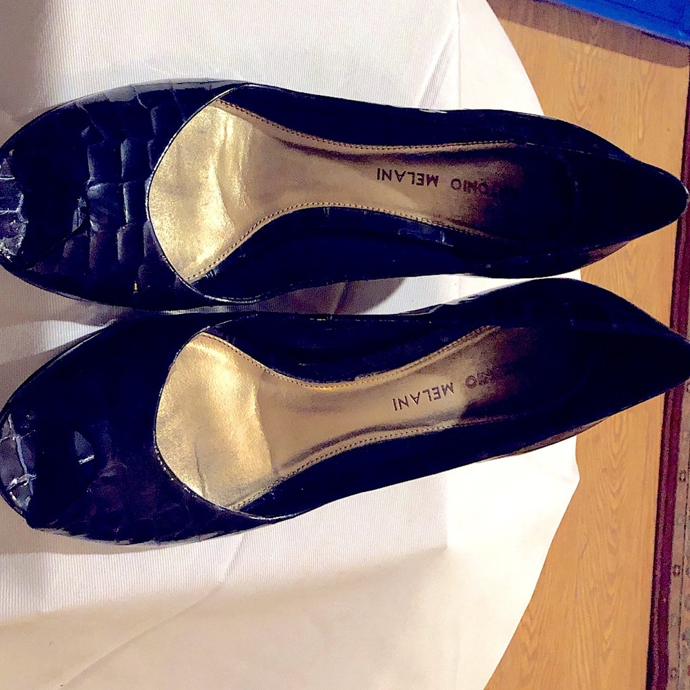 Antonio Melani Blue Patent Leather Heels Size 7Med - Picture 2 of 10